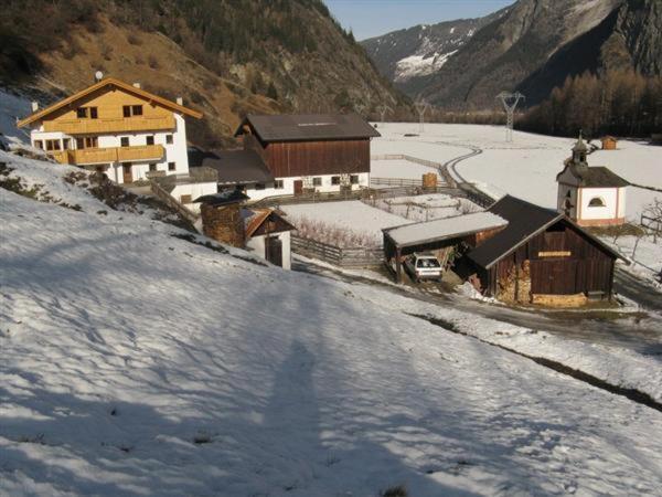 Michelas - Hof Umhausen Buitenkant foto