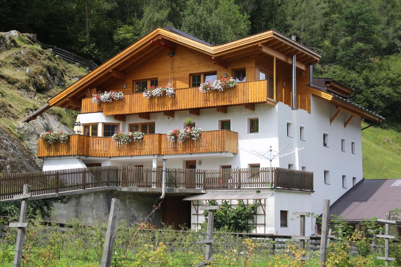 Michelas - Hof Umhausen Buitenkant foto
